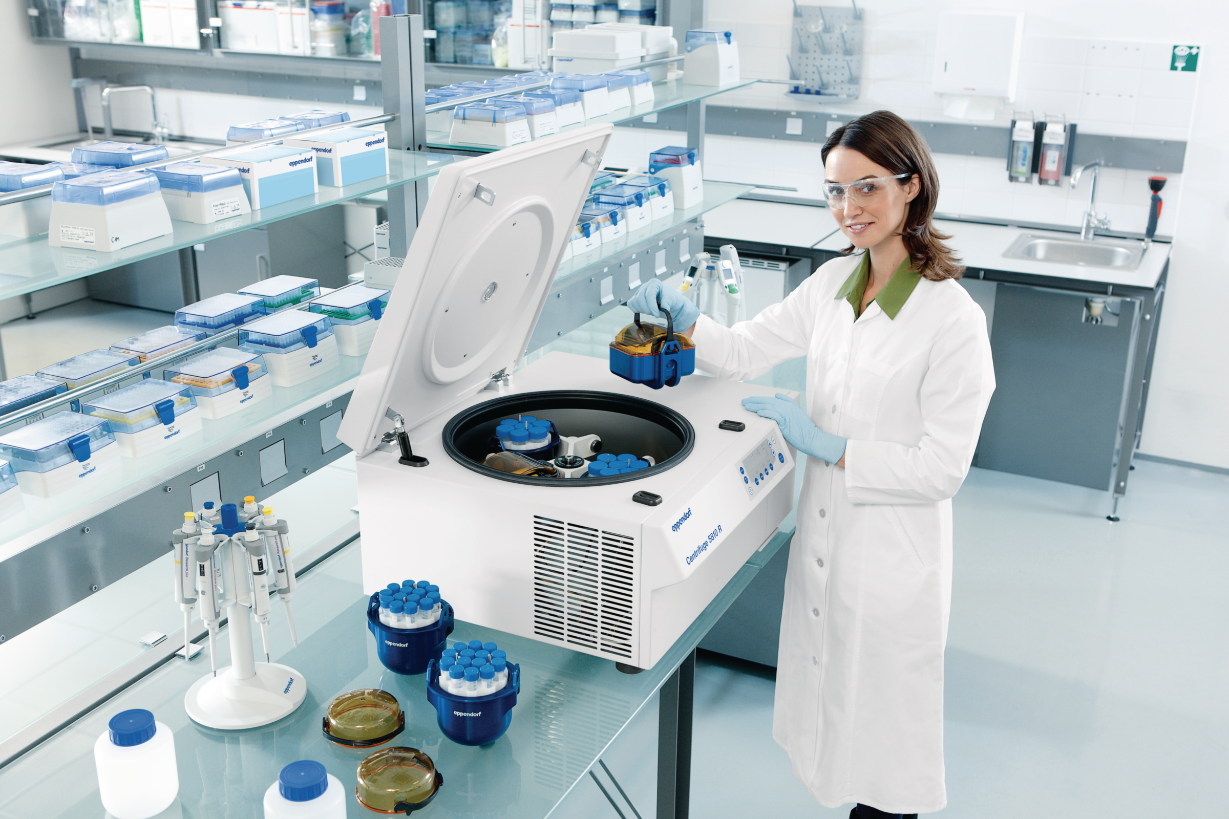 Eppendorf Centrifuge-5810-R_Labor-4 - CMYK
